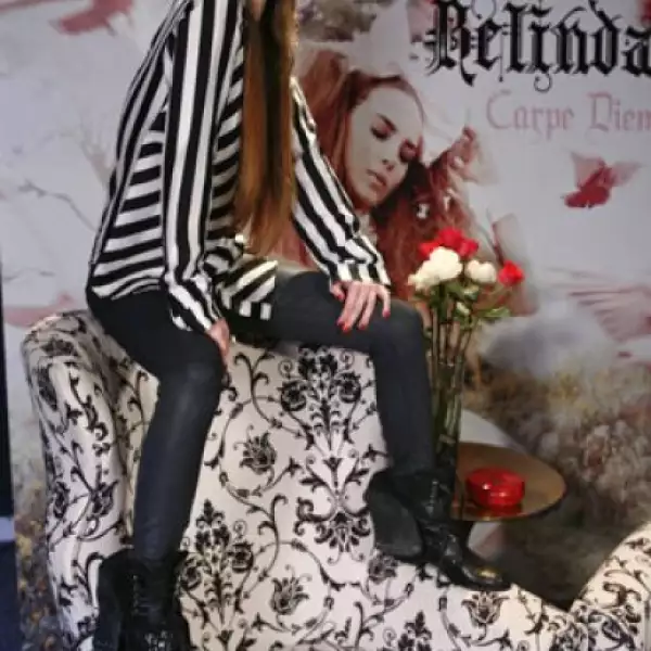 Hoy a sus 21 años, la cantante está en medio de demandas; además de enfrentar enfrentar con el empresario Mohamed Morales Álvarez, a quien en junio pasado denunció por acoso sexual, otra demanda.