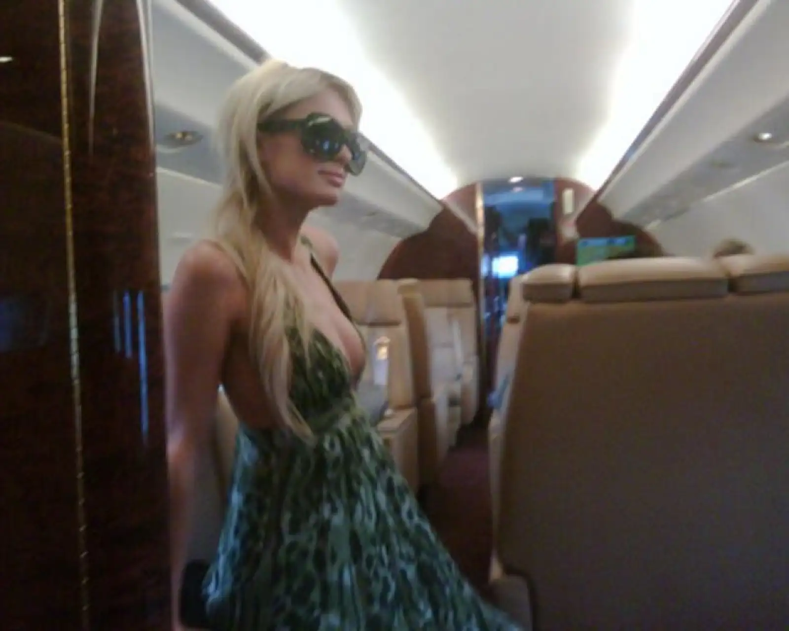 A punto de salir para Cannes, Paris Hilton se tomó esta foto y la subió a su Twitter.