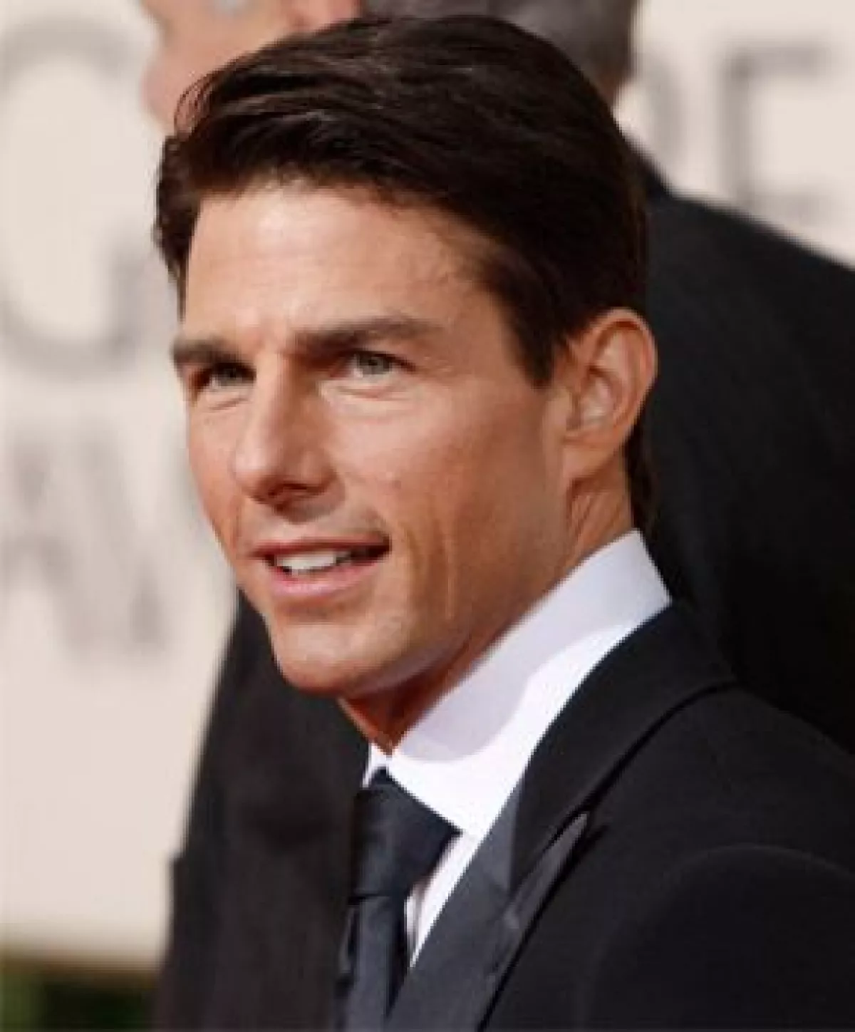 La TV alemana proyectará filmes del mismo tema de la película de Tom Cruise, a la cual rechaza.