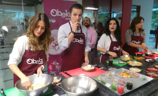 Espera, Billy, no te comas todo el hummus.