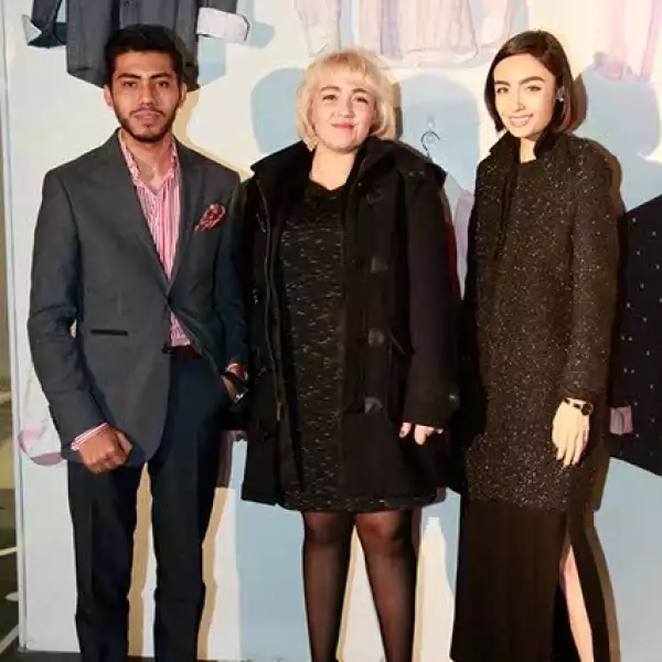 Eduardo Yekini,Leslie y Melanie Dennstedt