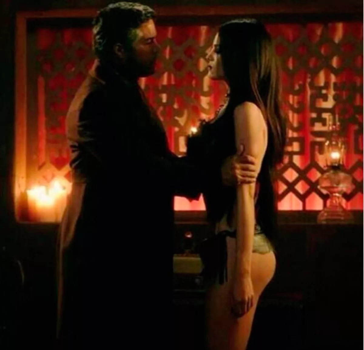 La mexicana encantó con su actuación en la serie de vampiros.