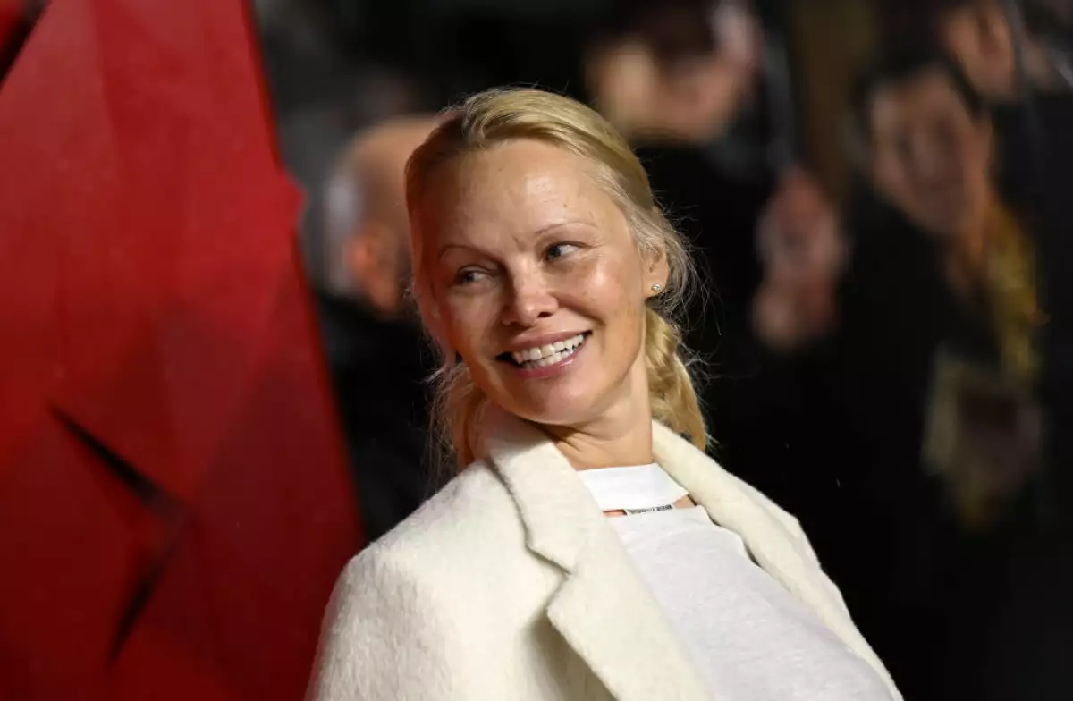 Pamela Anderson en los Fashion Awards del 2023 