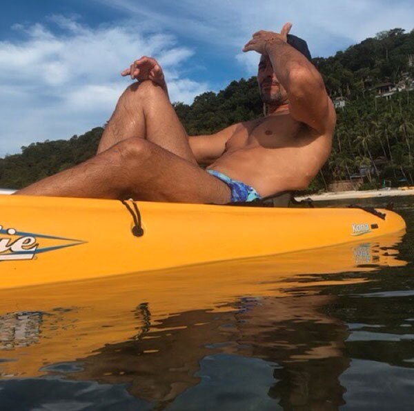 Fue en Tailandia donde Chayanne presumió cuerpazo.