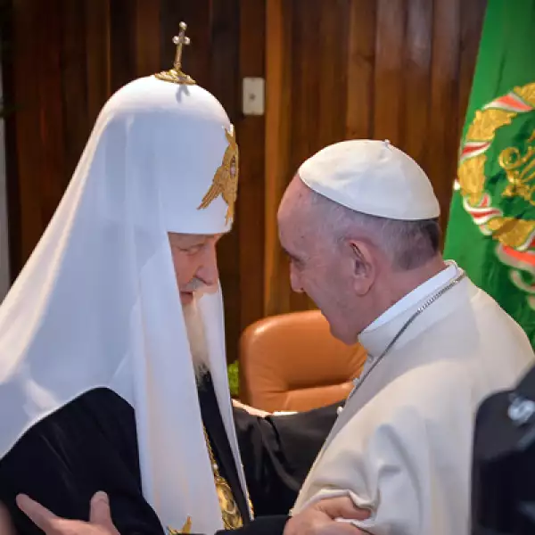 Es el primer encuentro entre los líderes de estas religiones en casi 1,000 años.