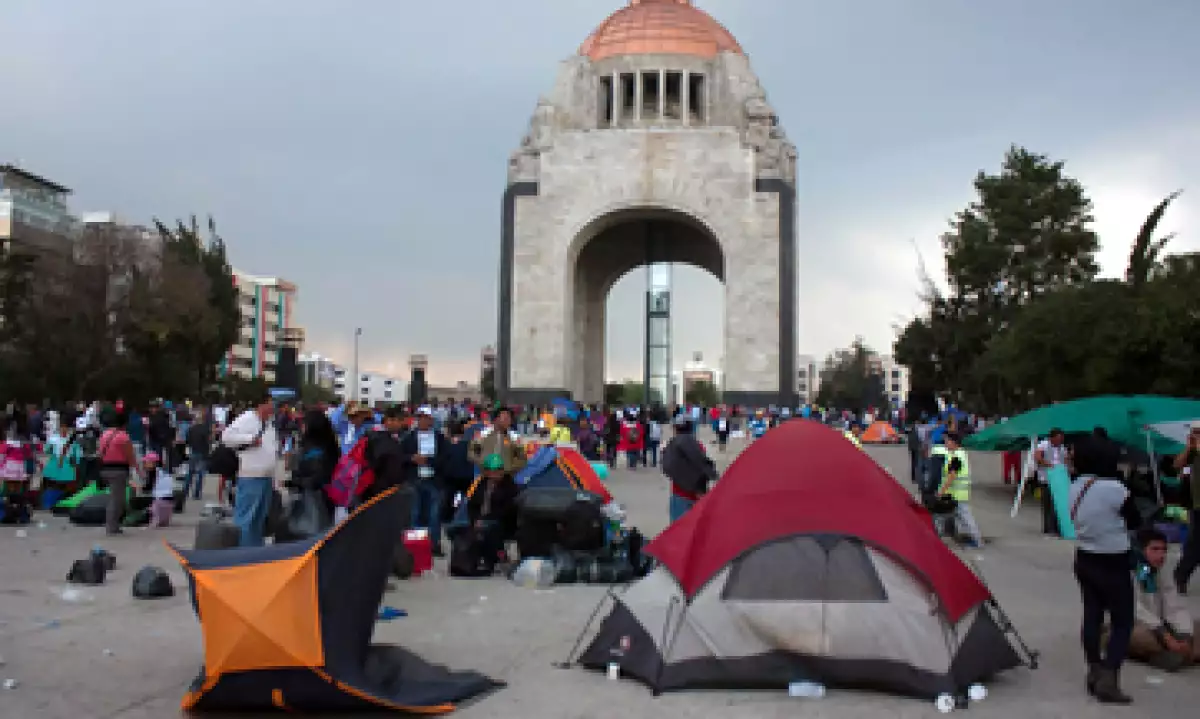 Los consumidores han optado por no visitar algunas zonas del Monumento, señaló la Canacope de la Ciudad de México. (Foto: Notimex )