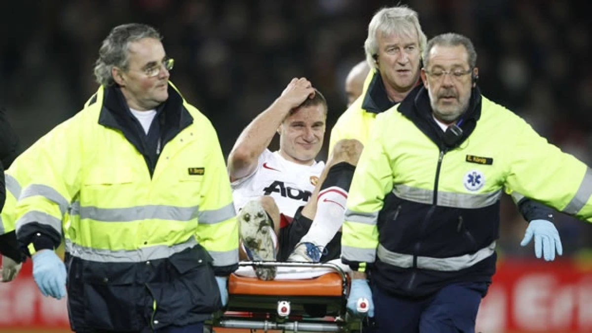 Nemanja Vidic se lesiona con el Manchester