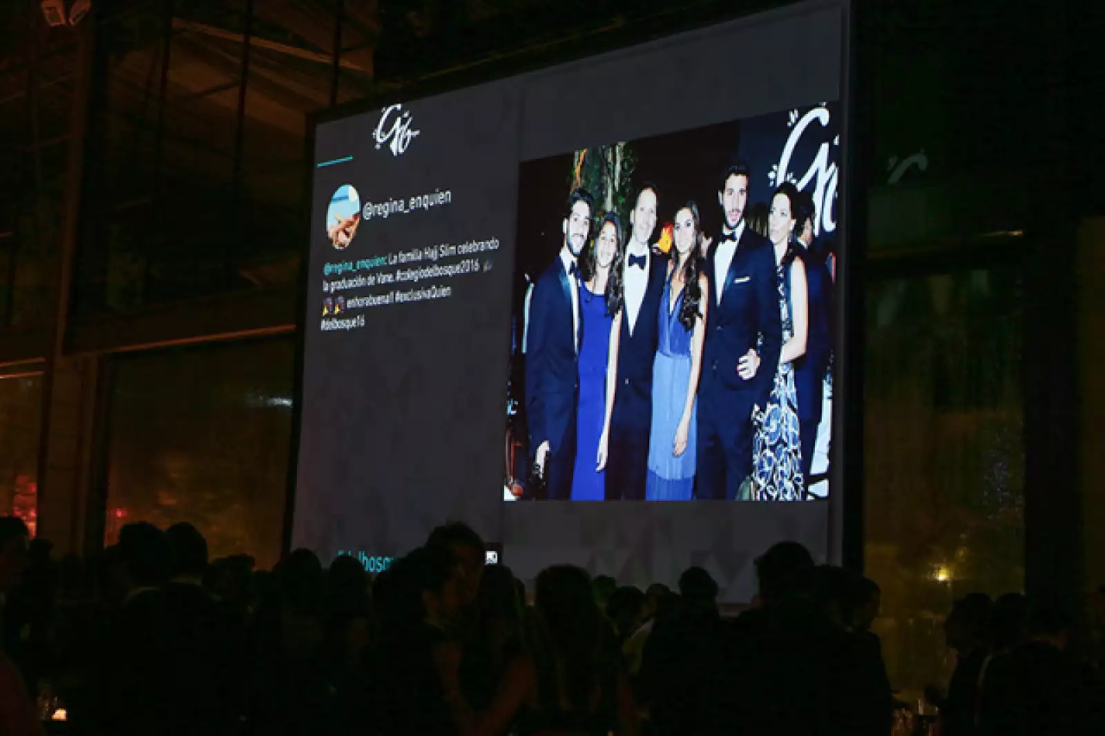 Regina en Quién presente en la graduación del colegio del Bosque exclusiva de Quién