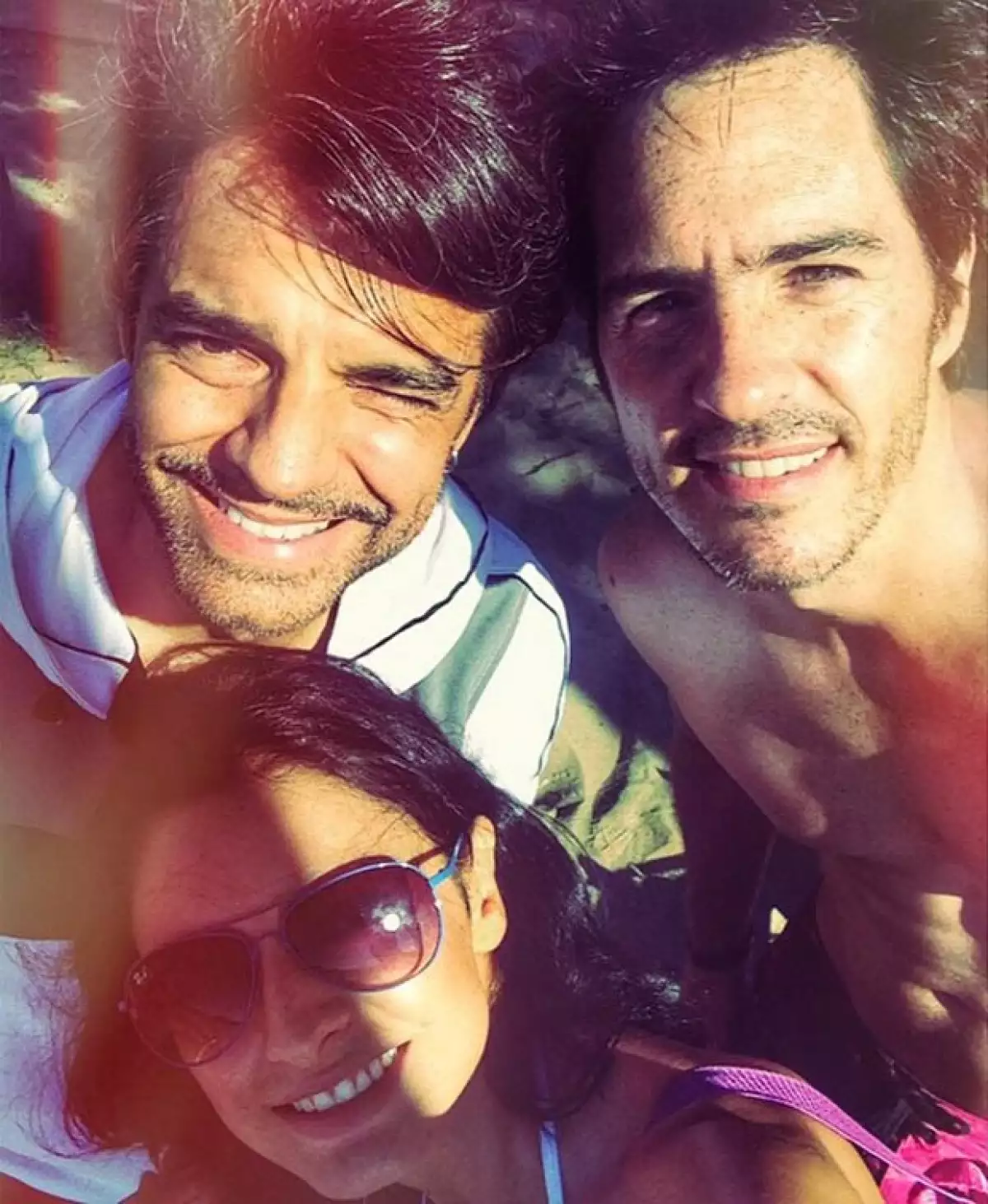 Aislinn reconoció tanto a su padre como a su novio a través de sus redes sociales.