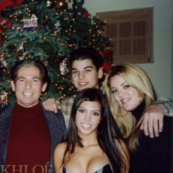 Los hermanos Kardashian han abierto el baúl de los recuerdos en varias ocasiones para recordar a su padre.