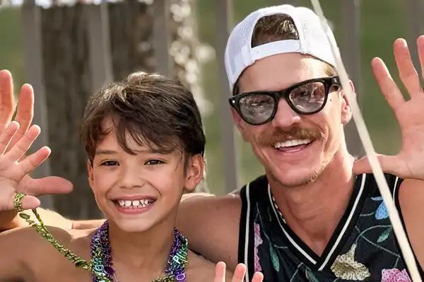 Ryan Dorsey y Josey Hollis  