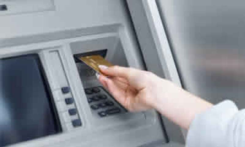 El número de robos bancarios pasó de 810 en 2009 a 701 en 2010, y la afectación económica se ajustó de 48 millones 810,000 pesos a 36 millones 509,000 pesos. (Foto: Photos to go)