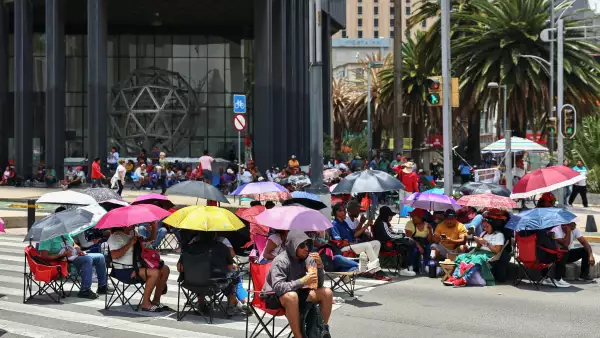 CNTE acuerda terminar paro de labores