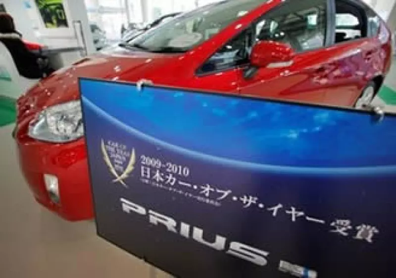 El Gobierno Japonés designó al Prius de Toyota el carro del año. (Foto: AP)