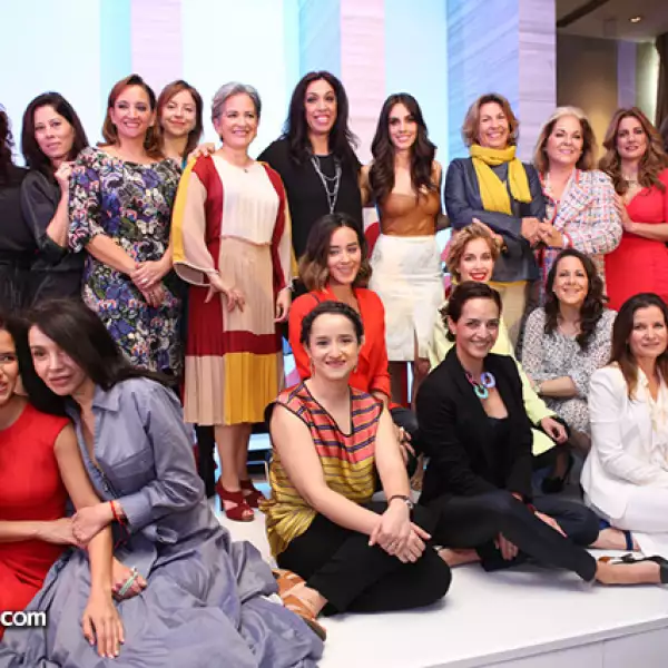 Foto grupal 31 mujeres que amamos