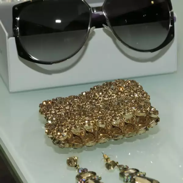 Eatos fueron algunos de los accesorios que la artista utilizó.