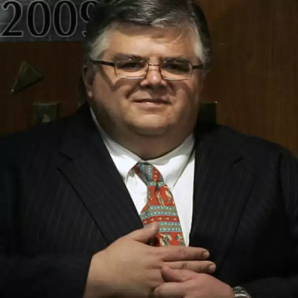Tras la comparecencia del titular de Hacienda, Agustín Carstens el miércoles para explicar el paquete fiscal 2010, las Comisiones de Hacienda y de Estudios Legislativos aprobaron el viernes en lo general la Ley de Ingresos.