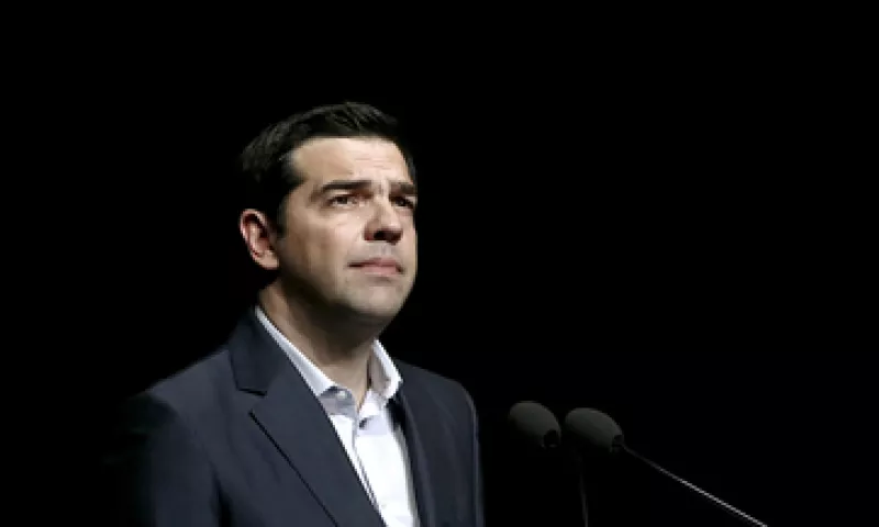 Alexis Tsipras pidió a sus compañeros de partido apoyar las reformas que darán nuevos fondos a Grecia. (Foto: Reuters )