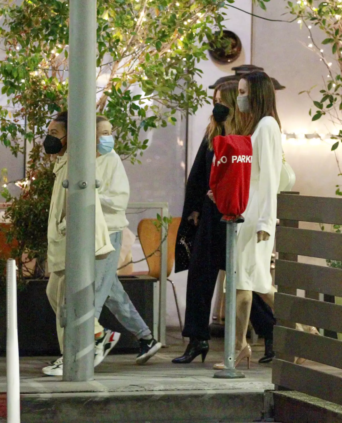 EXC Angelina Jolie, Ellen Pompeo