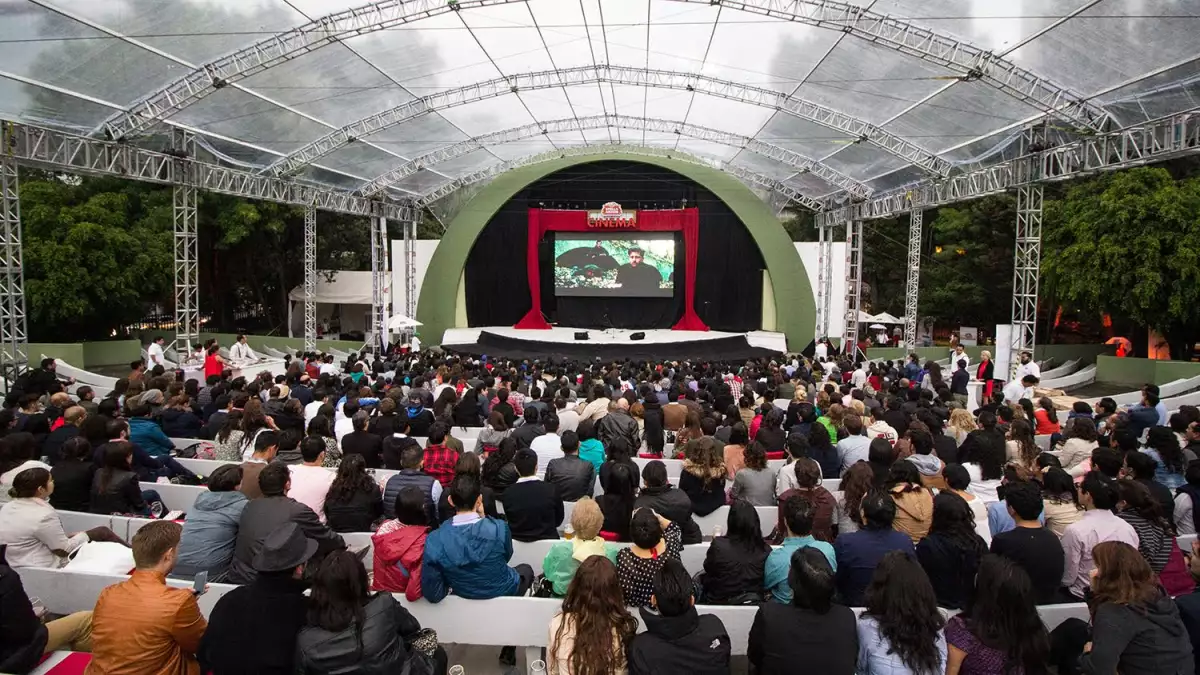 El primer cine en un espacio público en el que se vendió alcohol llevó a Stella Artois a vender más.(Foto: Cortesía Stella Artois )