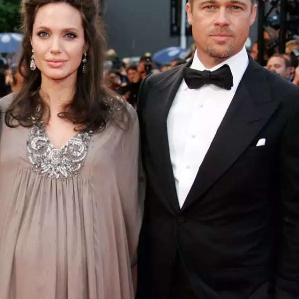 Jolie y Pitt tienen seis hijos, de los cuales tres son adoptados.