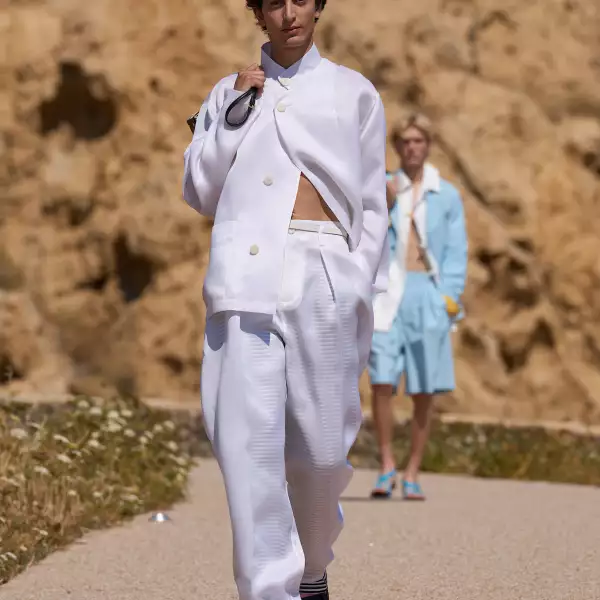 Jacquemus PO S27 015.jpg
