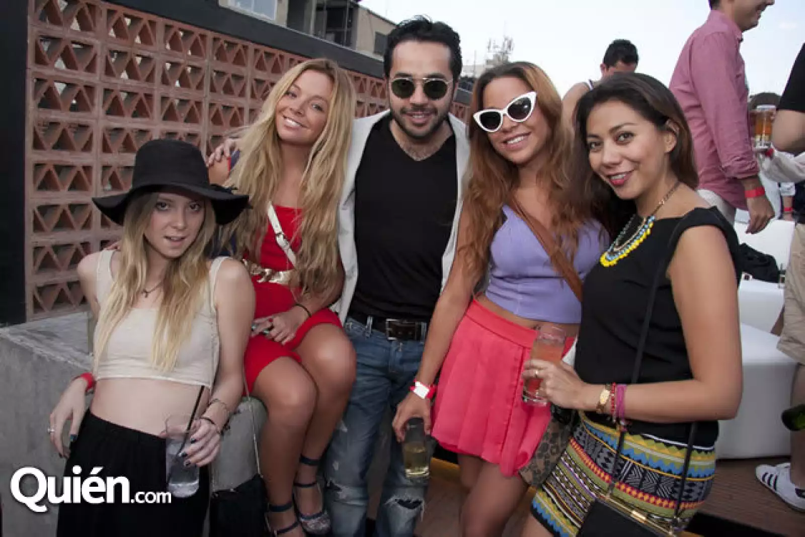 Pamy Rangel, Pamela Wong, Alex Bracho, Paola Wong y Kira Álvarez