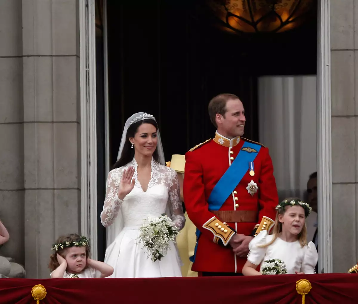 Royal Wedding - The Newlyweds Greet Wellwishers From The Buckingham Palace Balcony