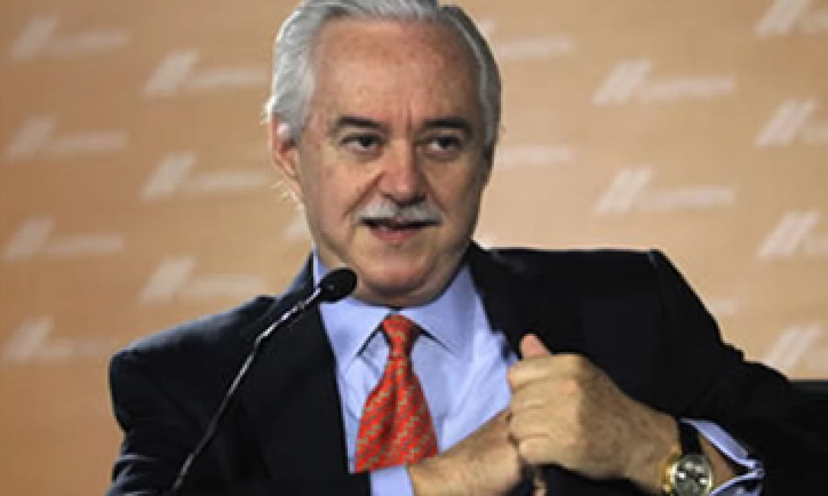 Los inversores y analistas también cuestionan el plan de sucesión de la firma cuando Lorenzo Zambrano deje el puesto. (Foto: Archivo)