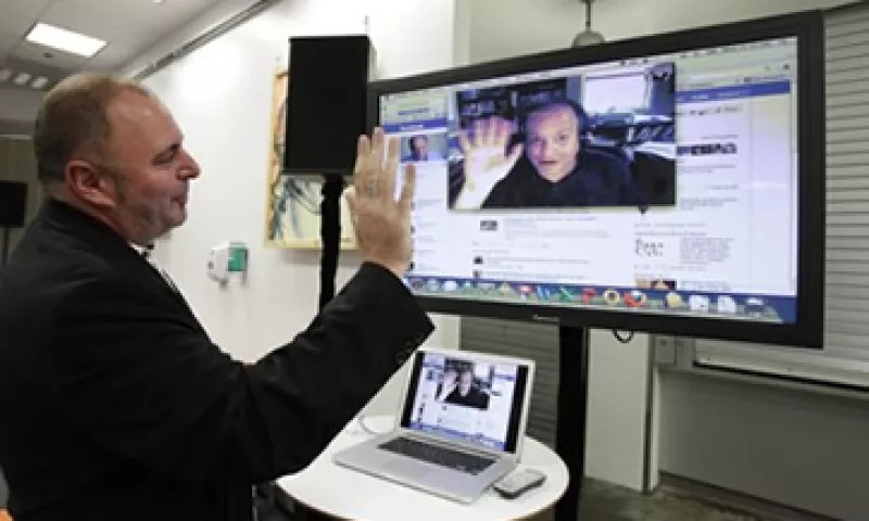 La red social de Google ofrece mejores herramientas para la gestión de contactos que Facebook: expertos. (Foto: AP)