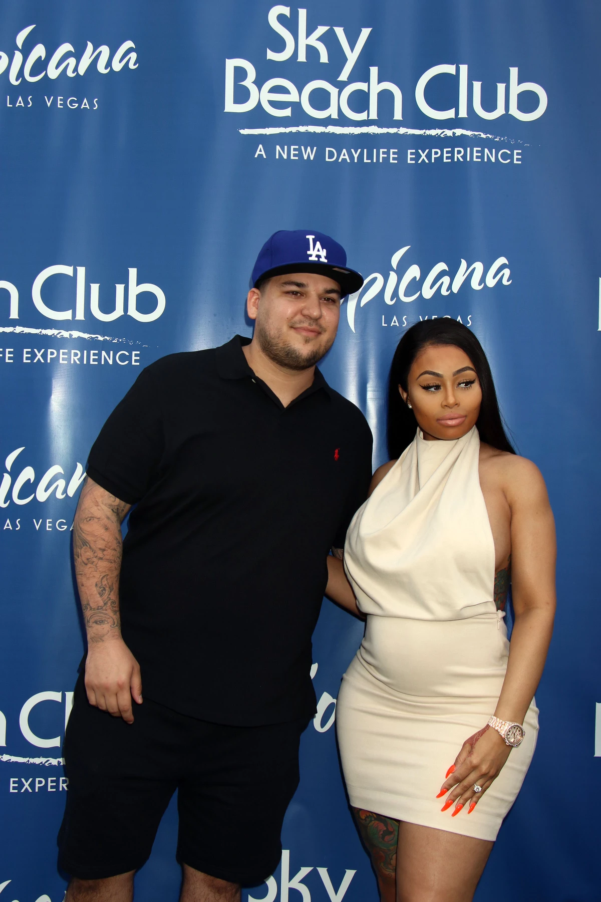 Ex de Rob Kardashian genera polémica por promover productos aclarantes