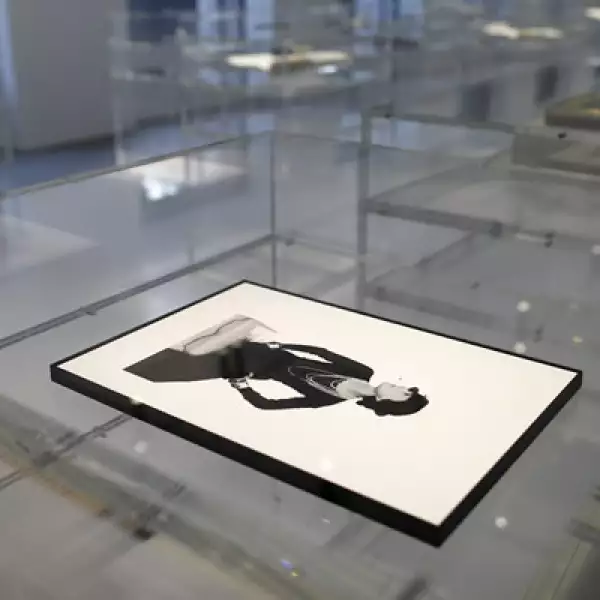 Un retrato de la diseñadora creado por el artista Man Ray en 1935.