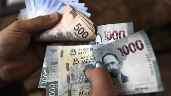 Analistas suben pronóstico de inflación en 2024; bajan estimación de crecimiento