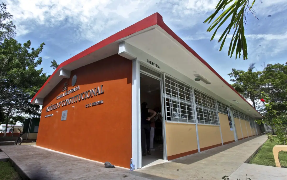 ¿Hay clases el viernes 21 de marzo de 2025?