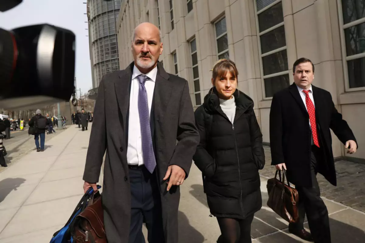 Actress Allison Mack Leaves Court With Her Lawyers After Court Appearance For The NXIVM Sex Cult Case