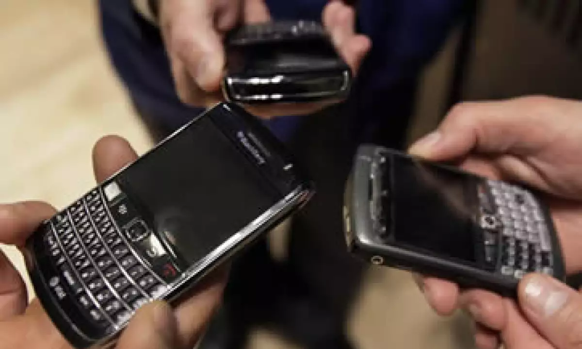 La participación de RIM en el mercado global de los teléfonos inteligentes ha caído al 6.7% en el primer trimestre de 2012. (Foto: AP)