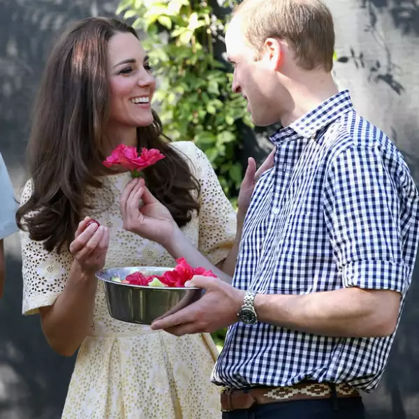 William nunca deja de enamorar a Kate. Aquí en el tour a Australia y Nueva Zelanda en el 2014.
