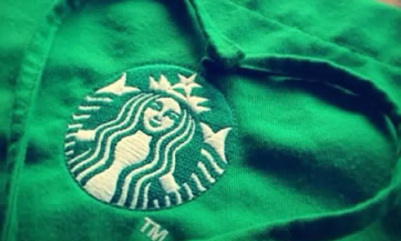 Starbucks ofrece una ubicación laboral cercana al domicilio del adulto mayor. (Foto: Tomada de Facebook.com/StarbucksMexico)
