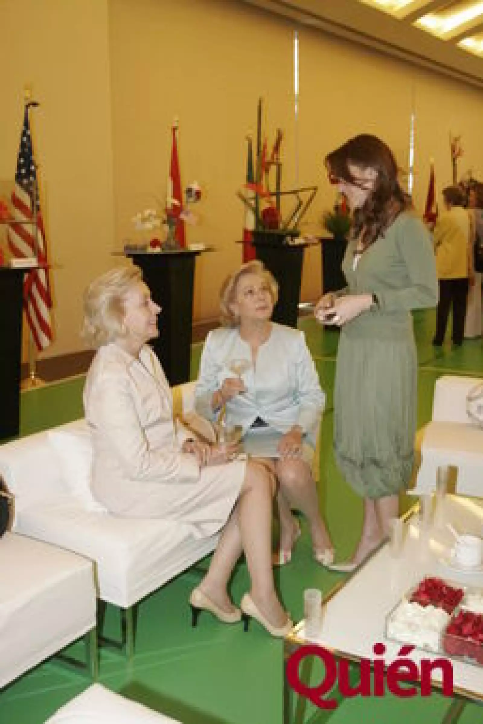 Amelia Roe, Alice Cosi, Hortensia Mariscal