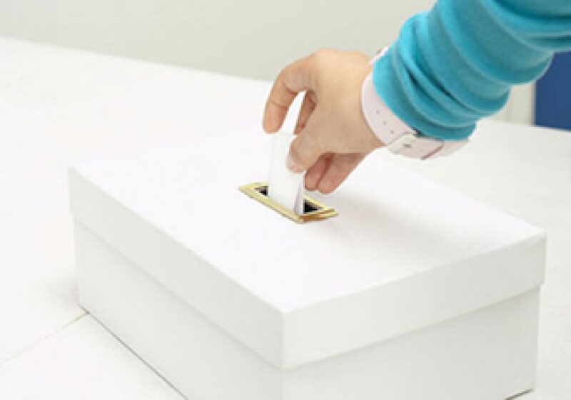La población muestra su descontento ante la falta de iniciativas y acciones económicas con la propuesta del voto nulo. (Foto: Jupiter Images)