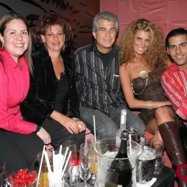 Marimar Butron, Sara Sitton, Grez Levy, Celia Sitton, Issac Sitton