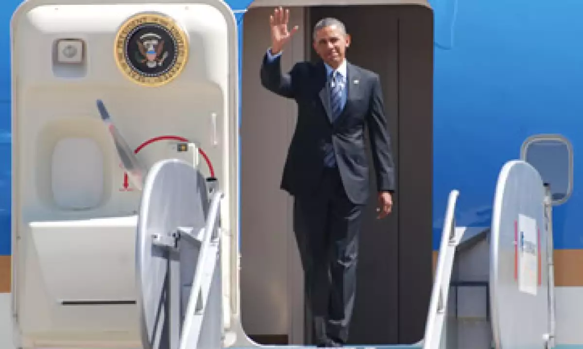 El presidente Barack Obama arribó este miércoles al aeropuerto de Toluca, donde fue recibido por el canciller José Antonio Meade. (Foto: Notimex)