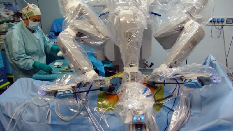 El robot Da Vinci realiza un trasplante