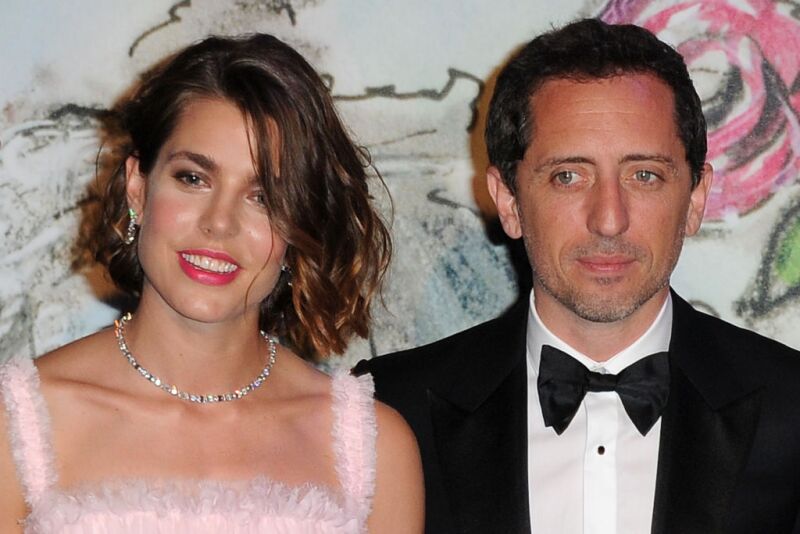 Carlota y Gad Elamaleh