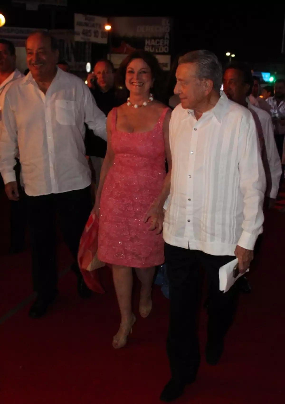 La pareja asistió a la cena en honor a Sophia Loren y Alain Delon.
