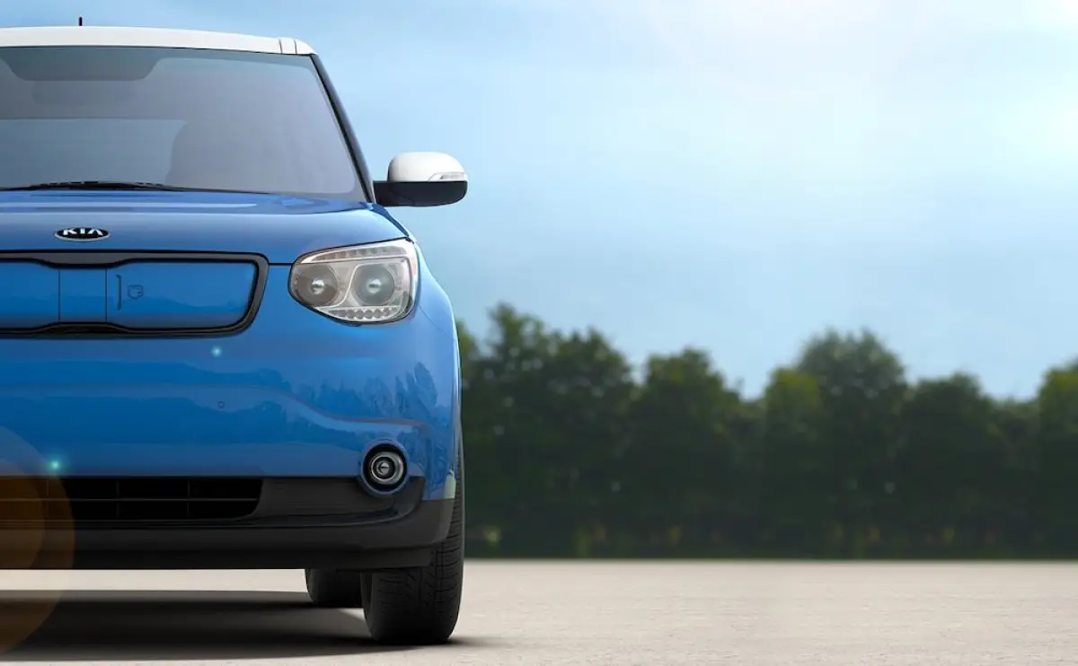 Ambas automotrices han llamado a revisión a más de 2.3 millones de vehículos desde 2015 por riesgos asociados a incendios en el motor.