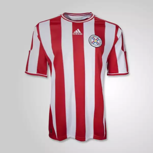 Uno de los favoritos después del anfitrión y Brasil, intentará levantar la copa. Su playera tiene un costo de 69.99 dólares.