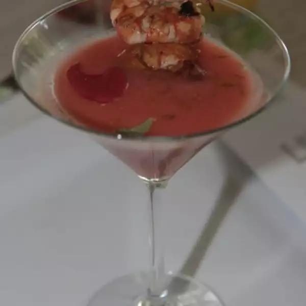Martini de tomate y camaron