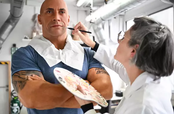 dwayne-johnson-estatua-cera
