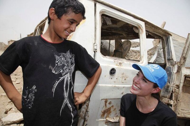 La actriz viajó a una zona de Bagdad donde se encuentran cuatro familias iraquíes que fueron desplazadas por la violencia del país.